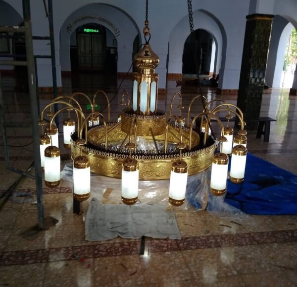 Kerajinan Lampu Masjid
